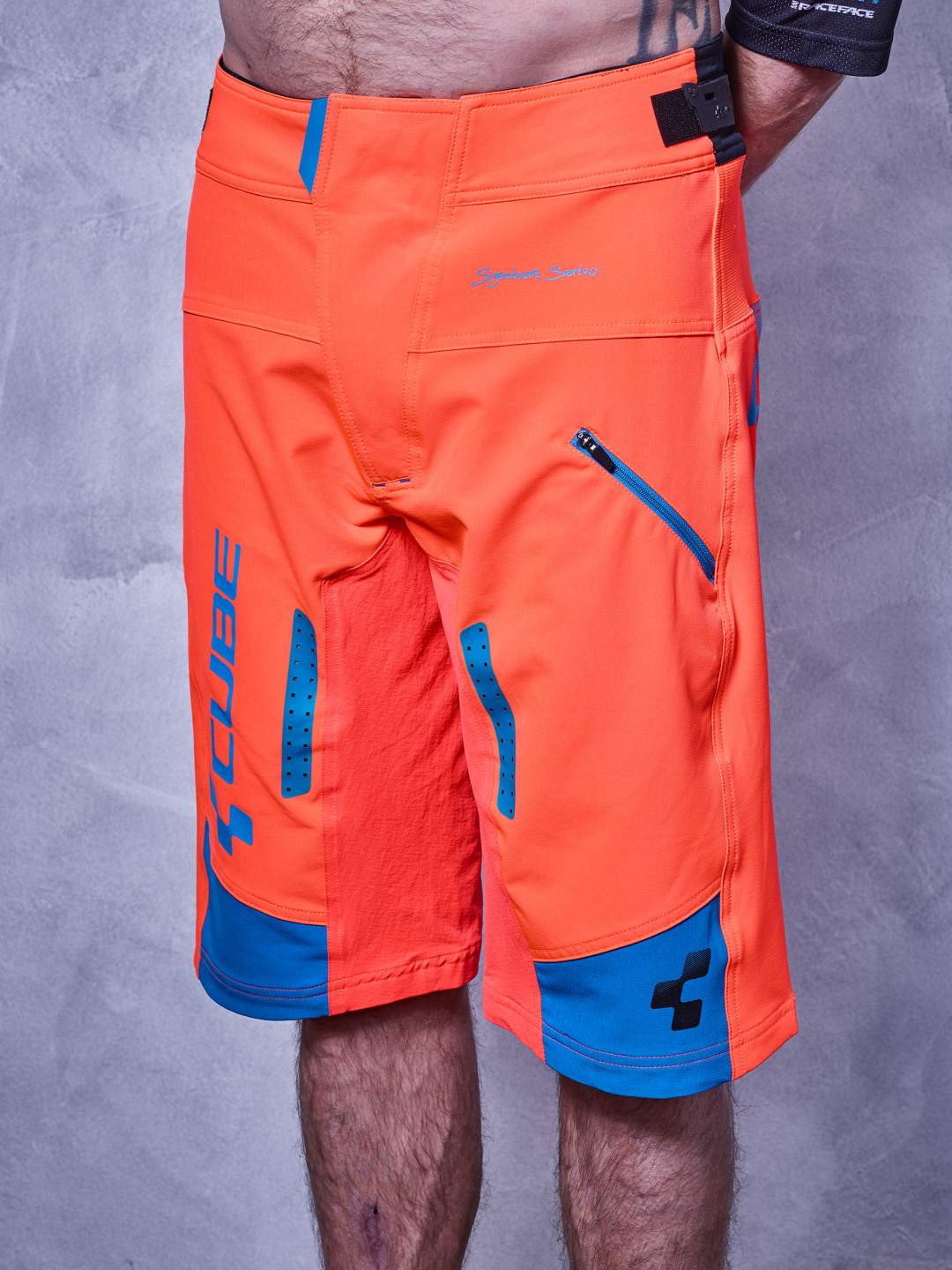 CUBE Action Shorts Signature Flashred/Black/Blue - Image 5