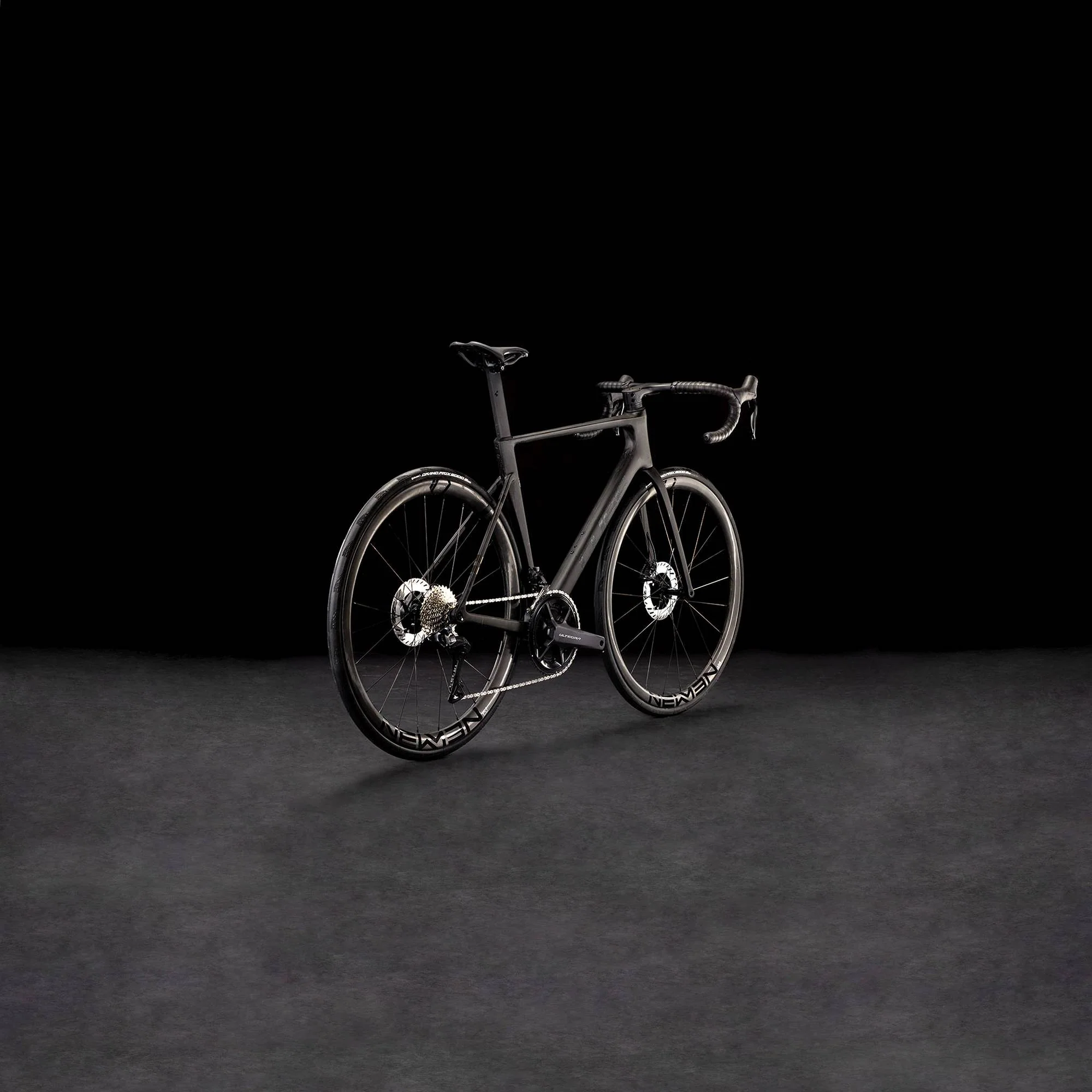 CUBE LITENING AIR C:68X RACE BLACKLINE - Image 7