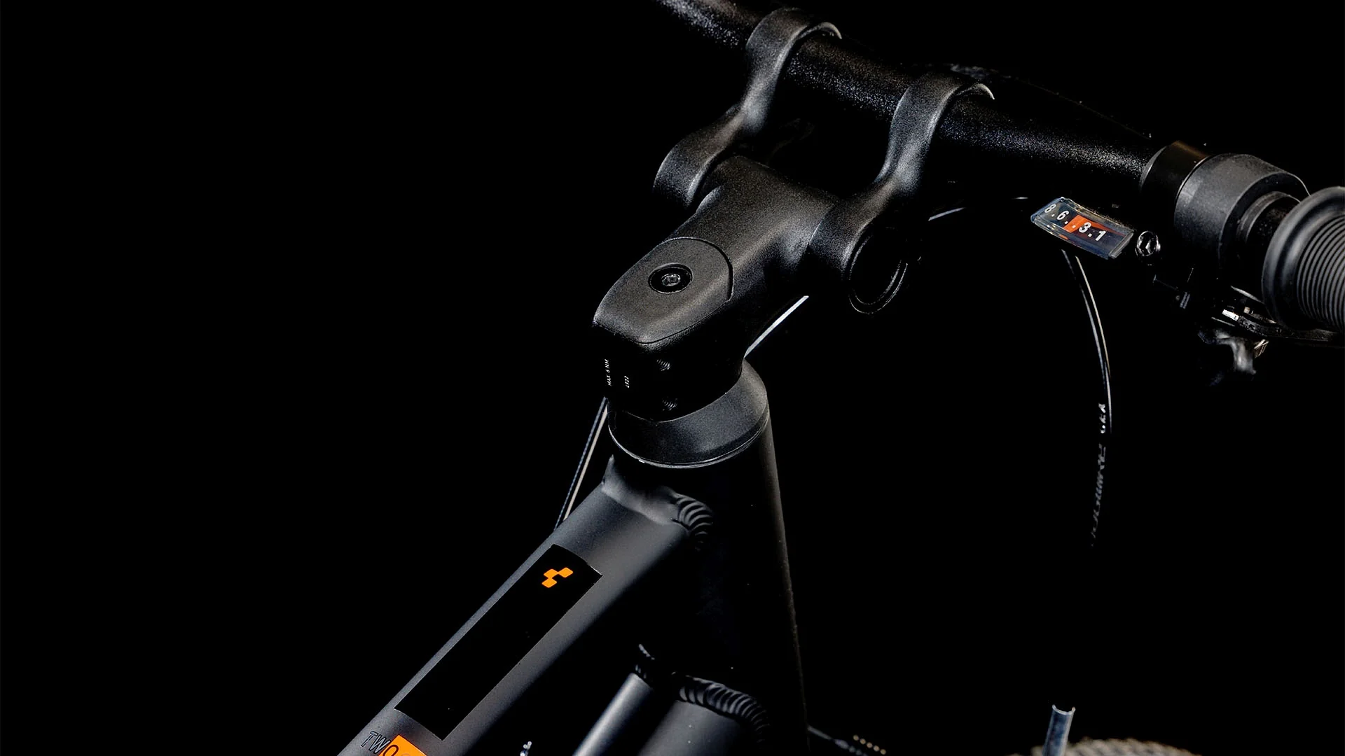 CUBE NUMOVE 200 BLACK/ORANGE - Image 3