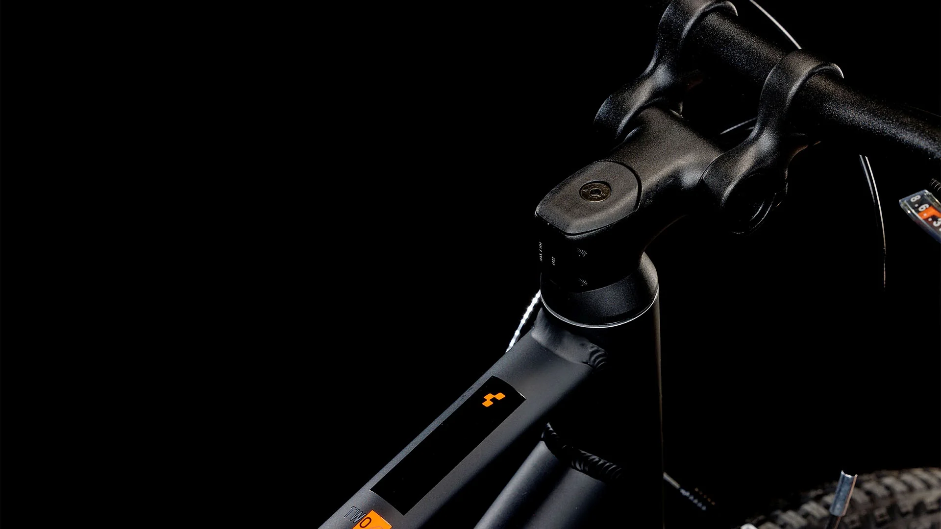 CUBE NUMOVE 240 BLACK/ORANGE - Image 4
