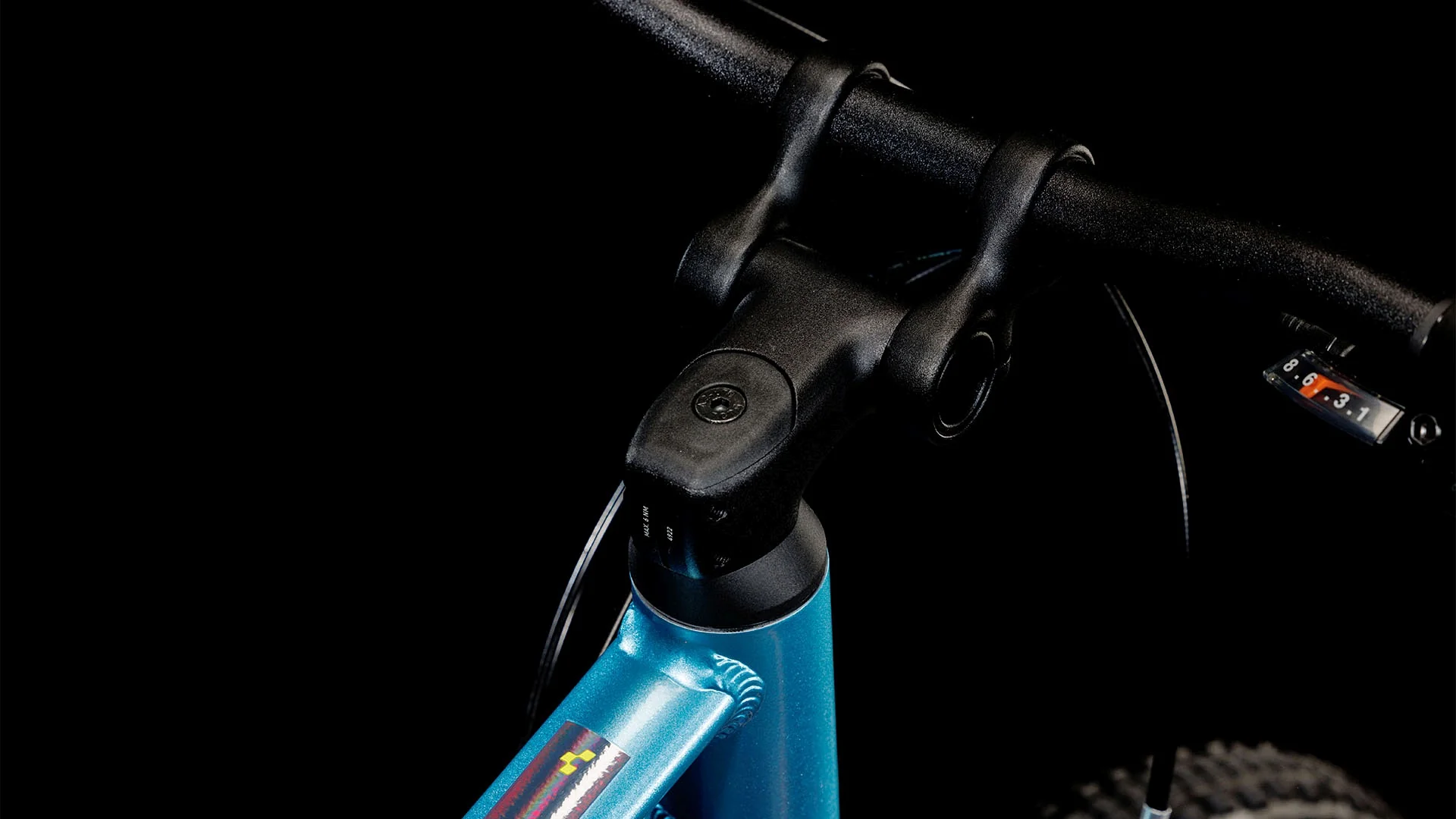 CUBE NUMOVE 240 BLUE/LIME - Image 6