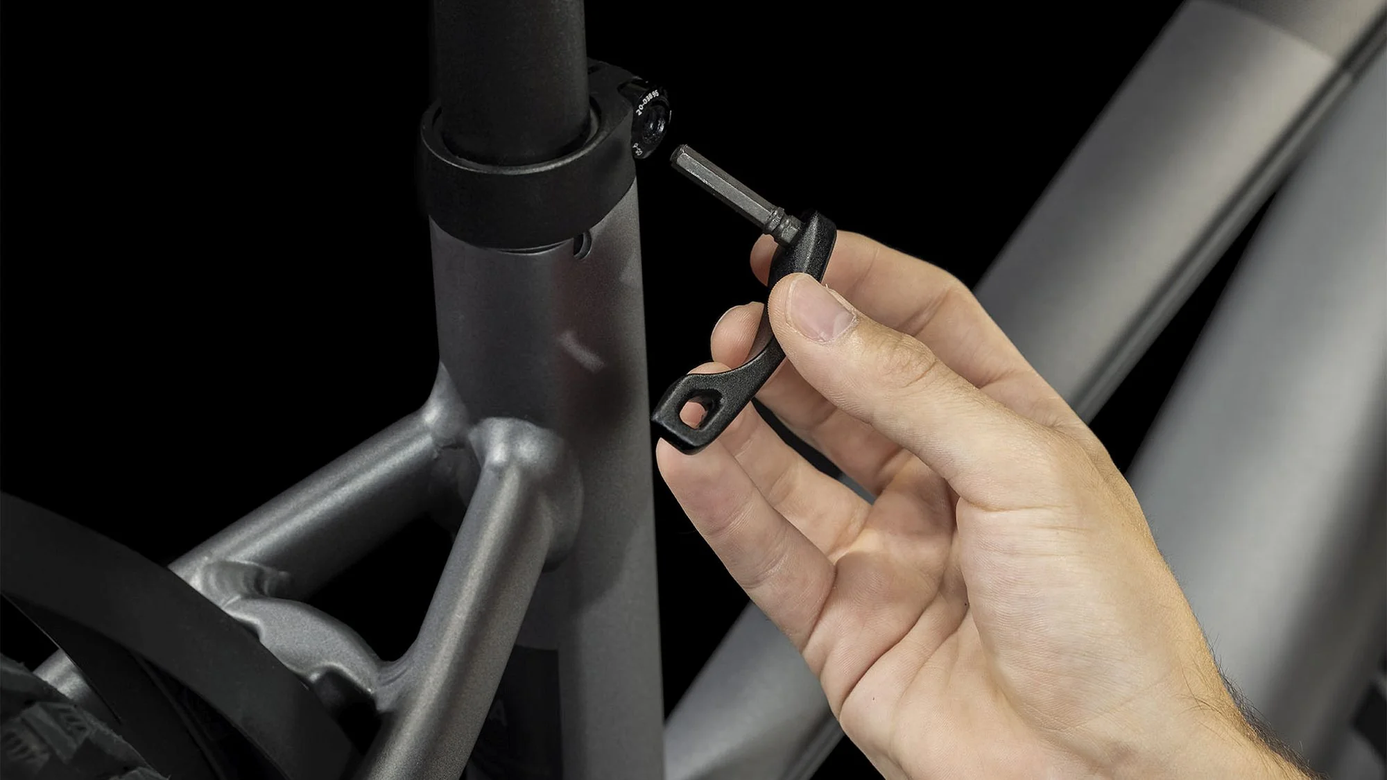 CUBE NURIDE HYBRID PERFORMANCE 625 ALLROAD GRAPHITE/BLACK - Image 9