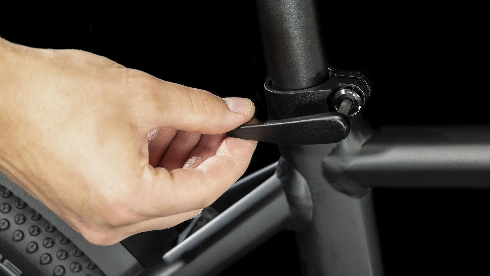 CUBE NURIDE HYBRID PRO 625 ALLROAD BLACK/METAL - Image 6