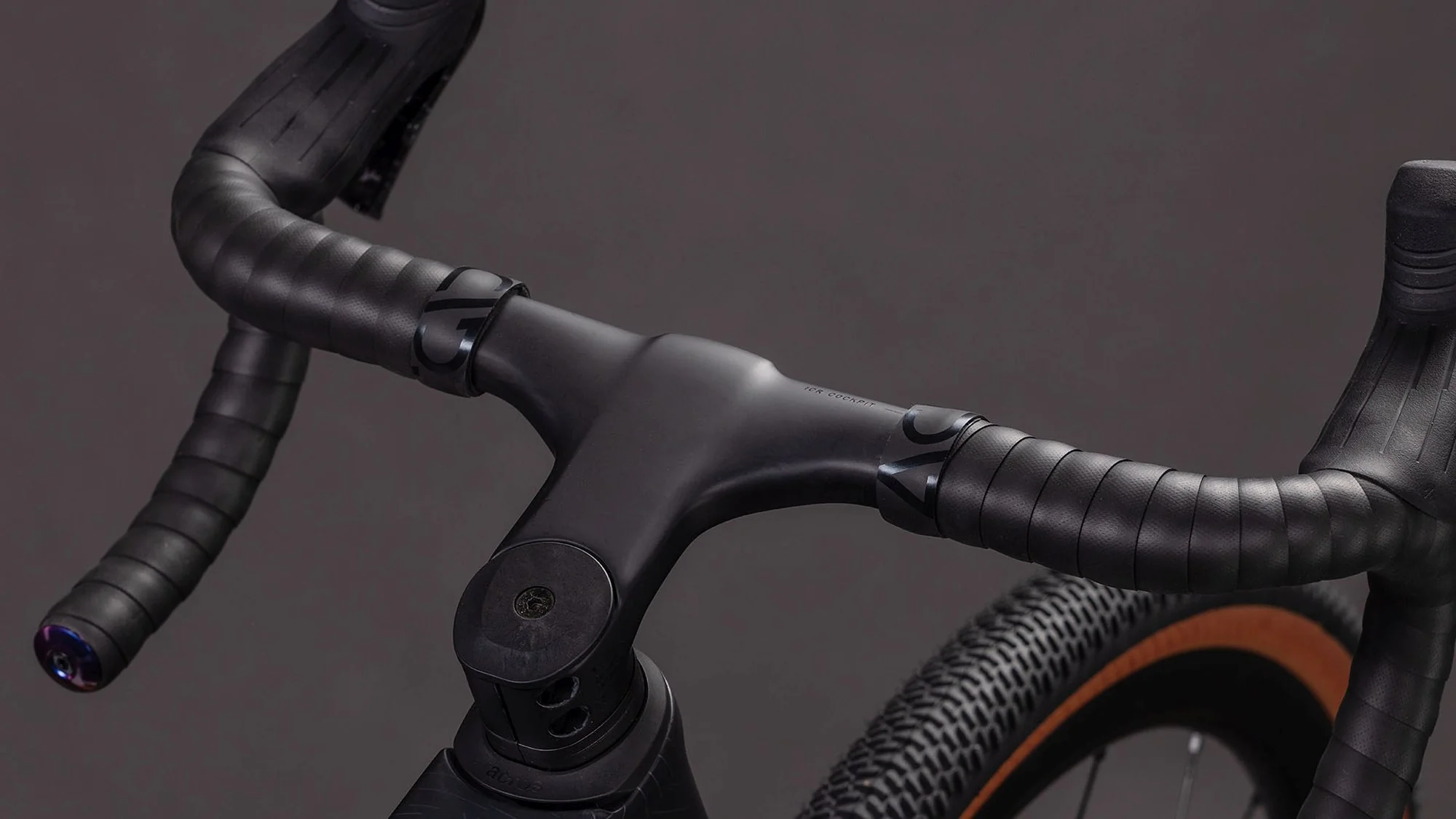 CUBE NUROAD C:62 EXC CARBON/CRISSCROSS - Image 3