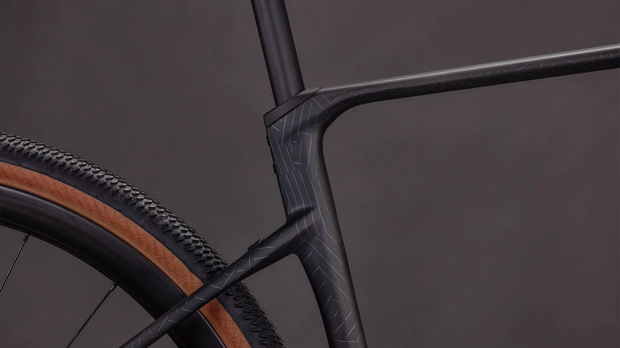 CUBE NUROAD C:62 EXC CARBON/CRISSCROSS - Image 7