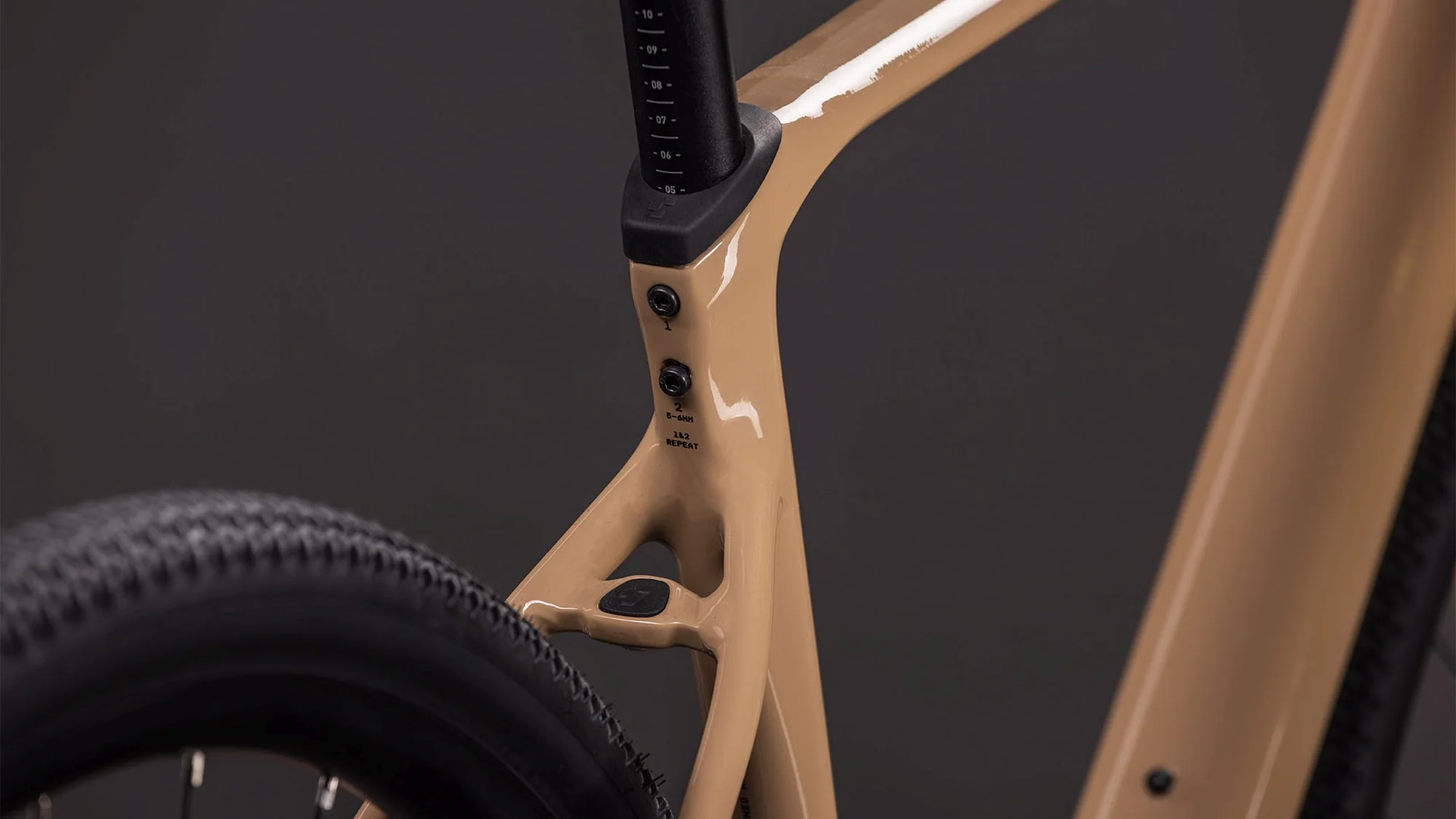 CUBE NUROAD RACE CAPPUCCINO/BLACK - Image 2