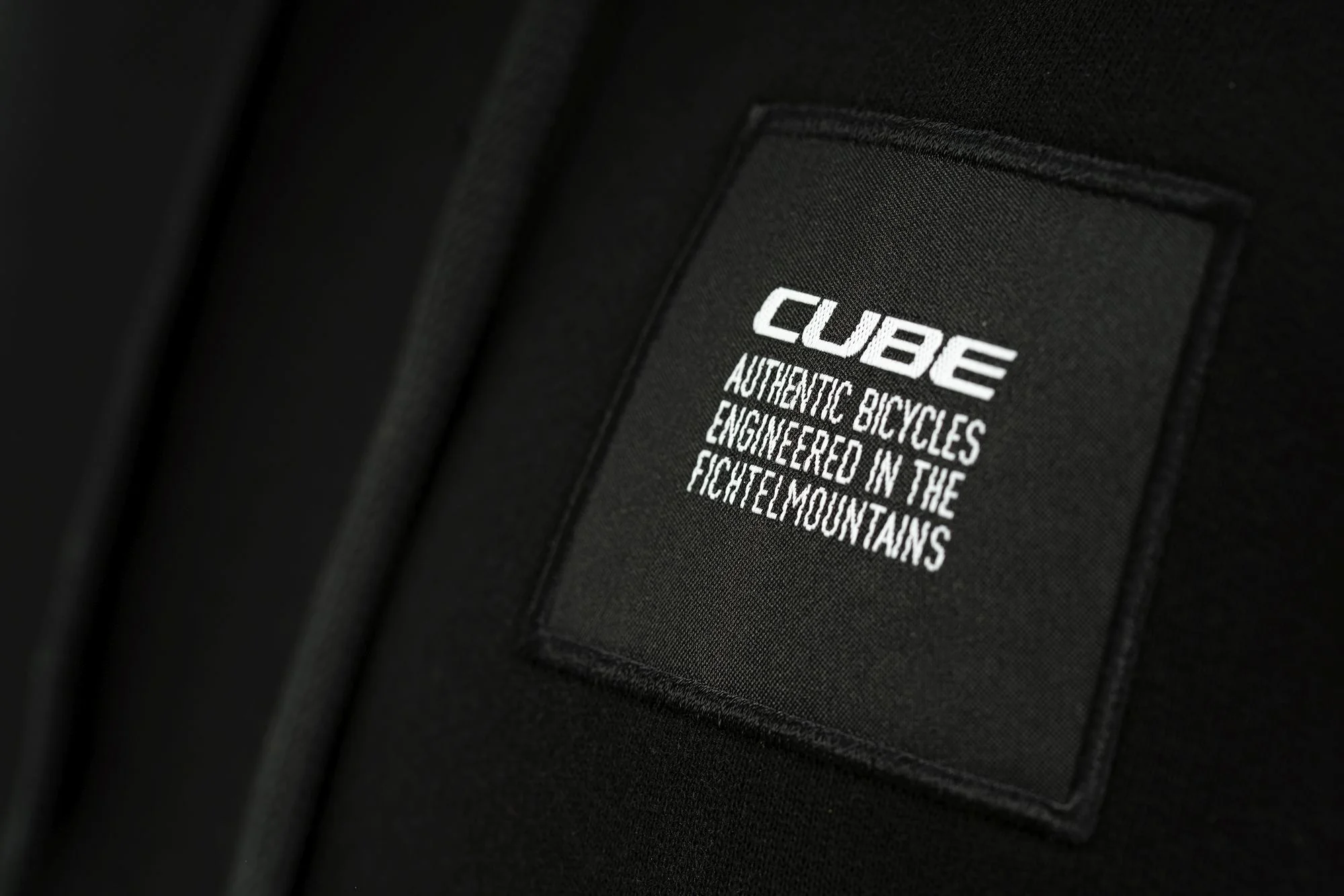 CUBE Organic Hoodie Black - Image 4