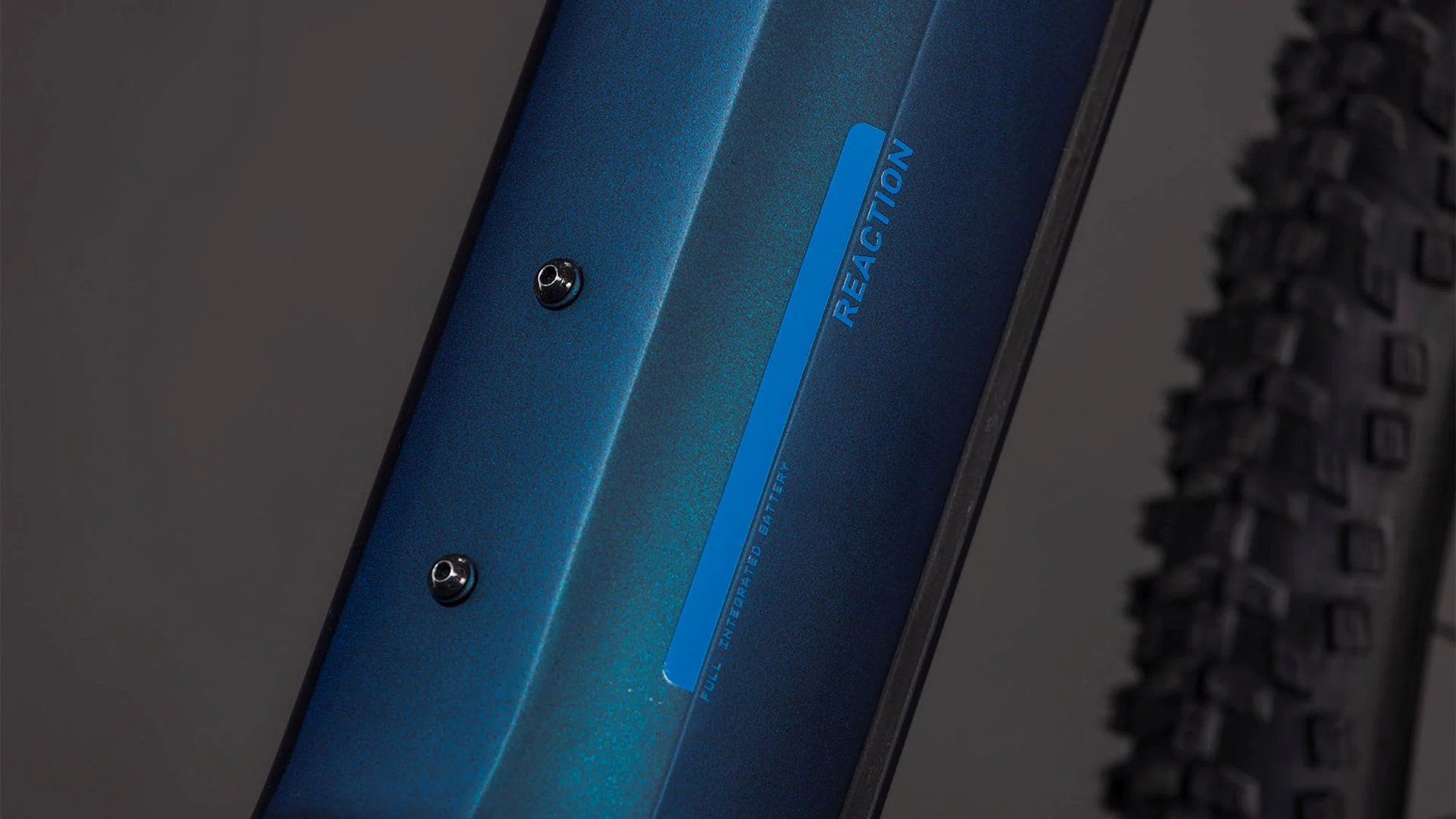 CUBE REACTION HYBRID PRO 800 NEBULAR/DAZZLE - Image 17