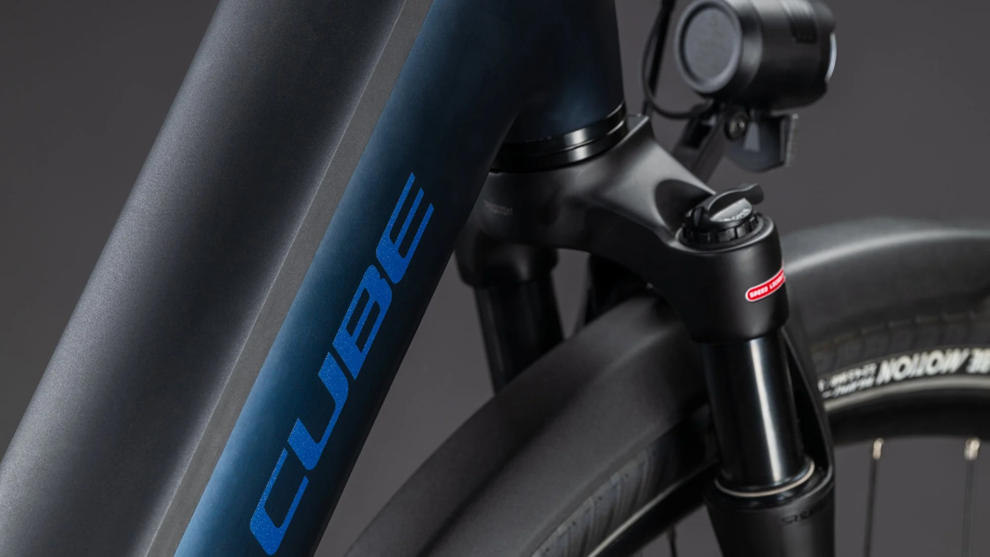 CUBE SUPREME HYBRID DELUXE ONE 600 INDIGOBLUE/SWITCH - Image 3