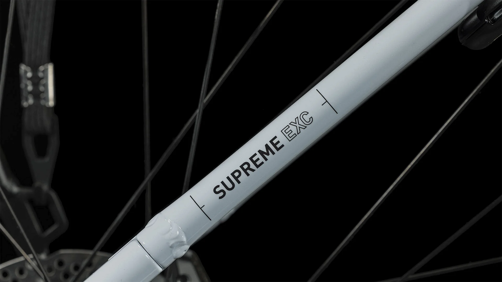 CUBE SUPREME HYBRID EXC 625 FLASHWITE/BLACK - Image 11