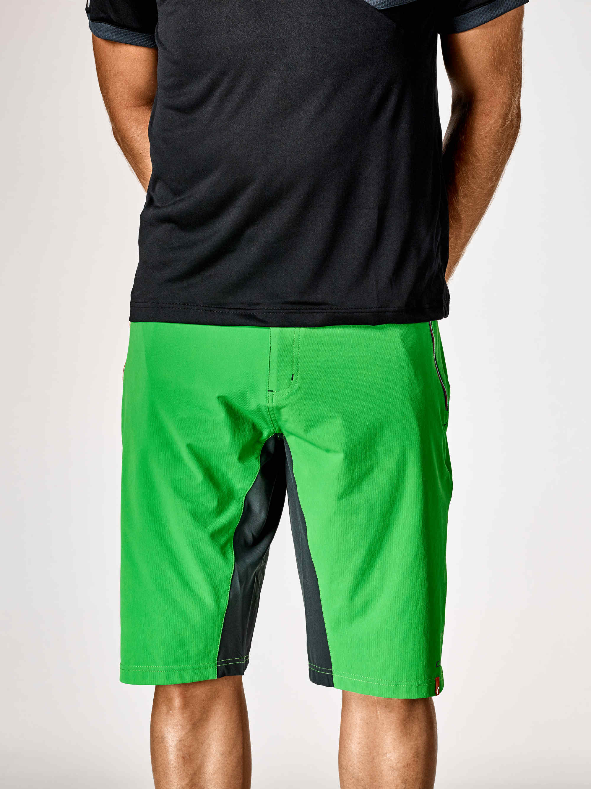 CUBE Tour Shorts Free Green - Image 3