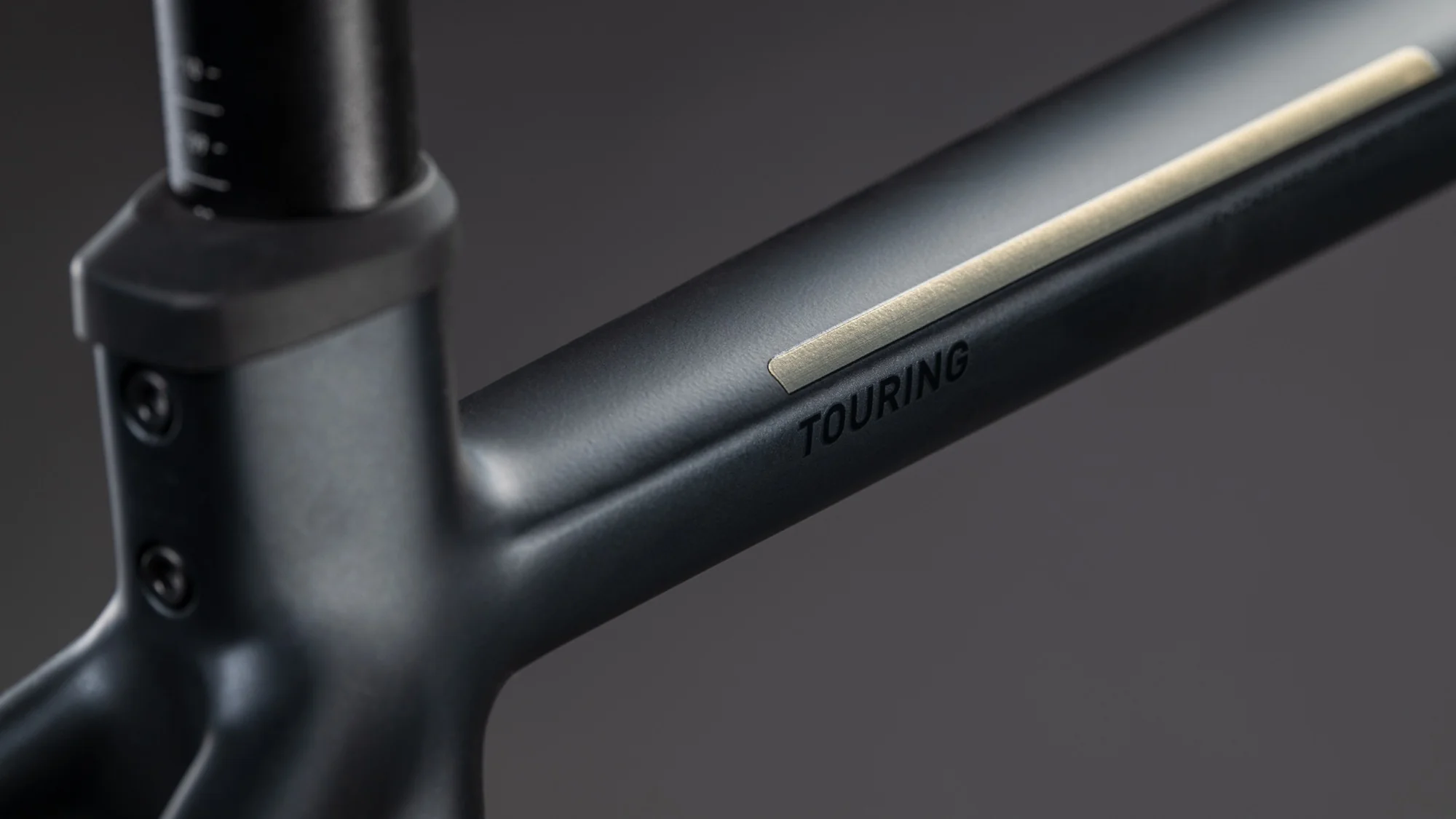 CUBE TOURING HYBRID ONE 600 COAL/CHROME - Image 4