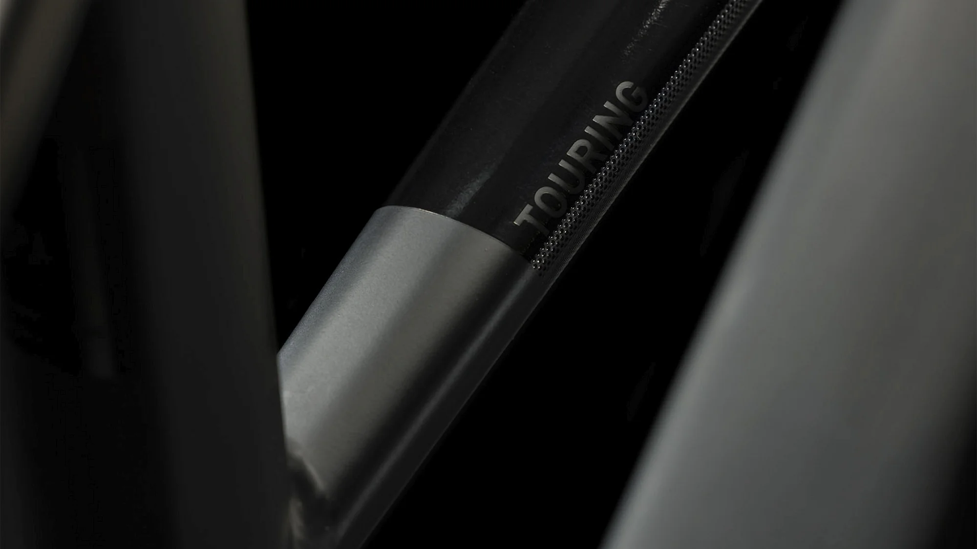 CUBE TOURING HYBRID PRO 625 BLACK/METAL - Image 17