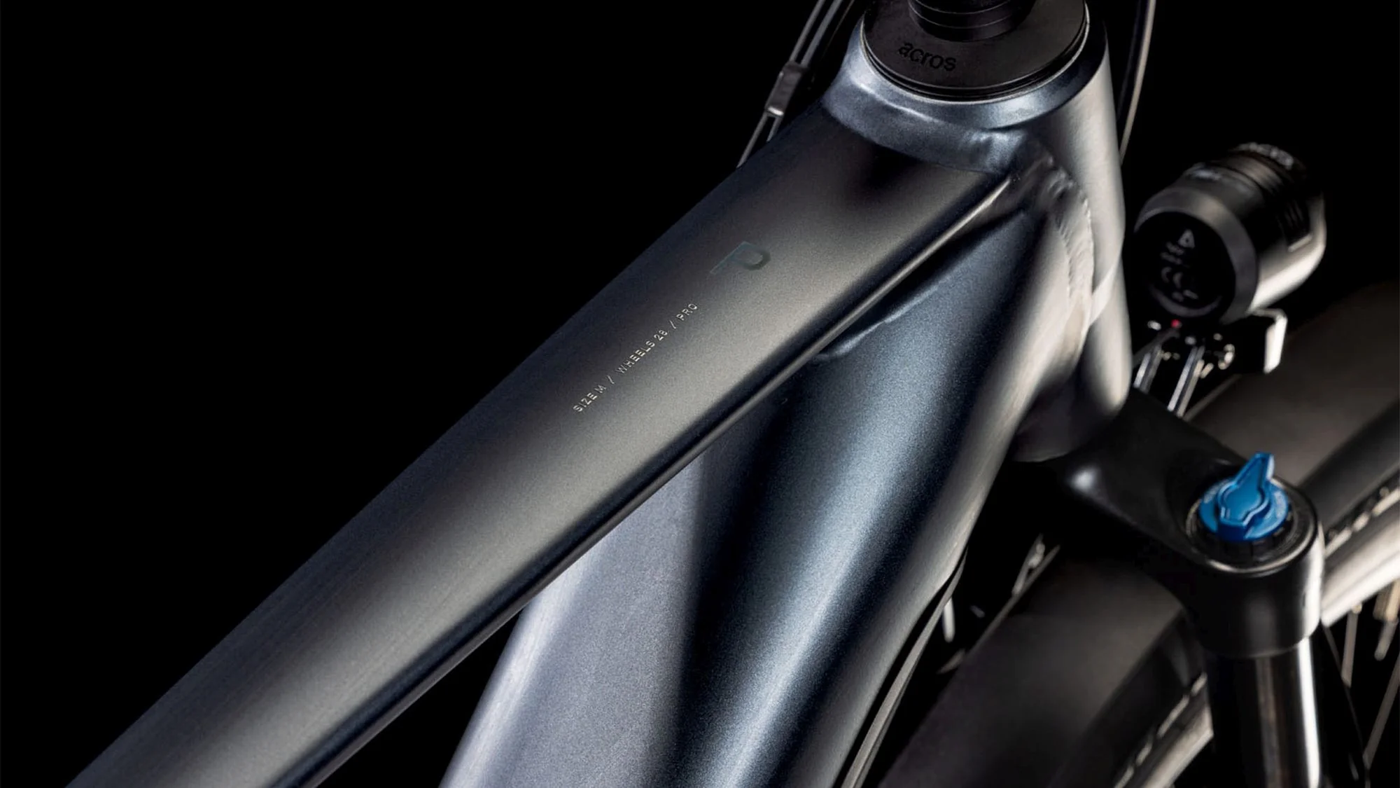 CUBE TOURING HYBRID PRO 625 METALLICGREY/CHROME - Image 2