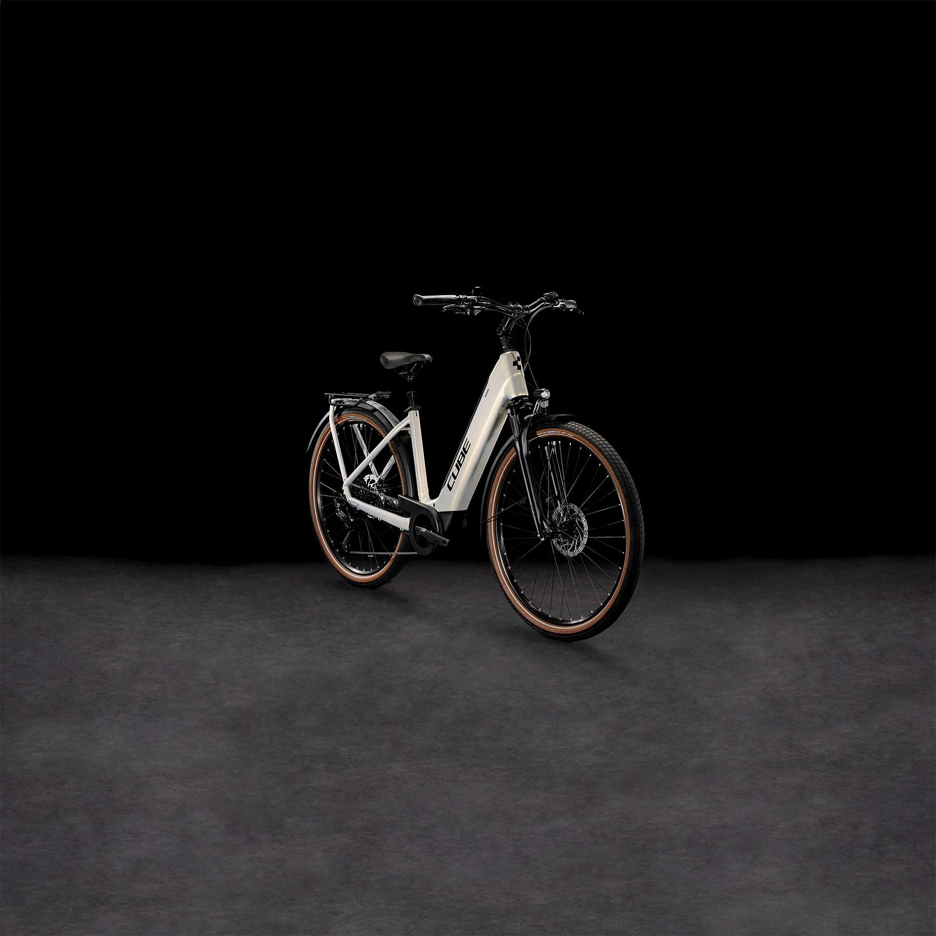 CUBE TOURING HYBRID PRO 625 PEARLYSILVER - Image 21