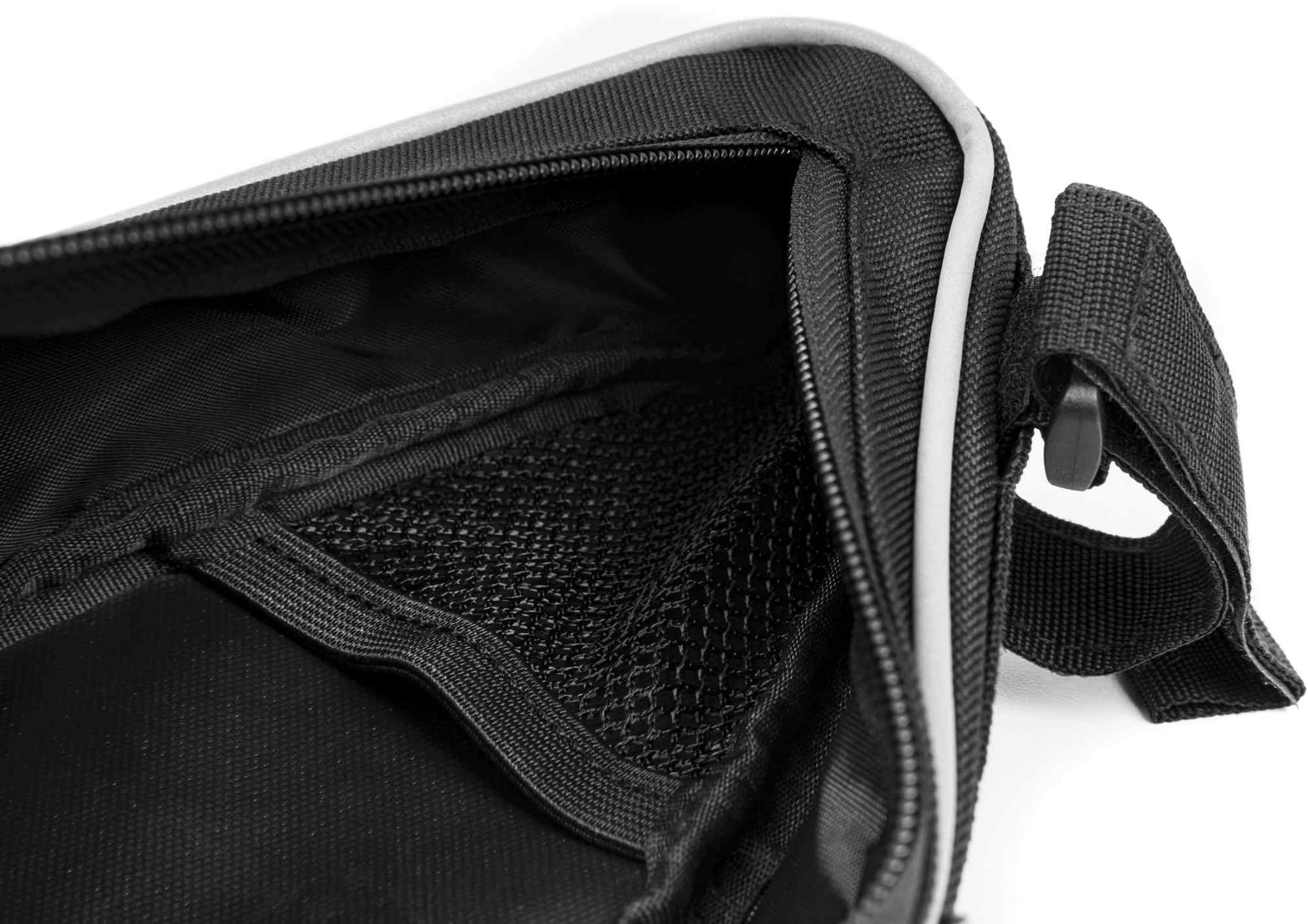 RFR Triangle Bag M Black - Image 3